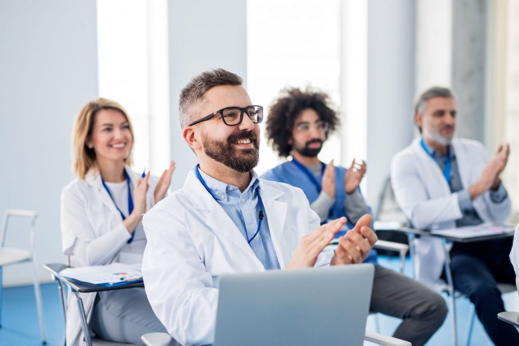 microlearning in healthcare - revolutionising training for medical professionals - Poncho eLearning